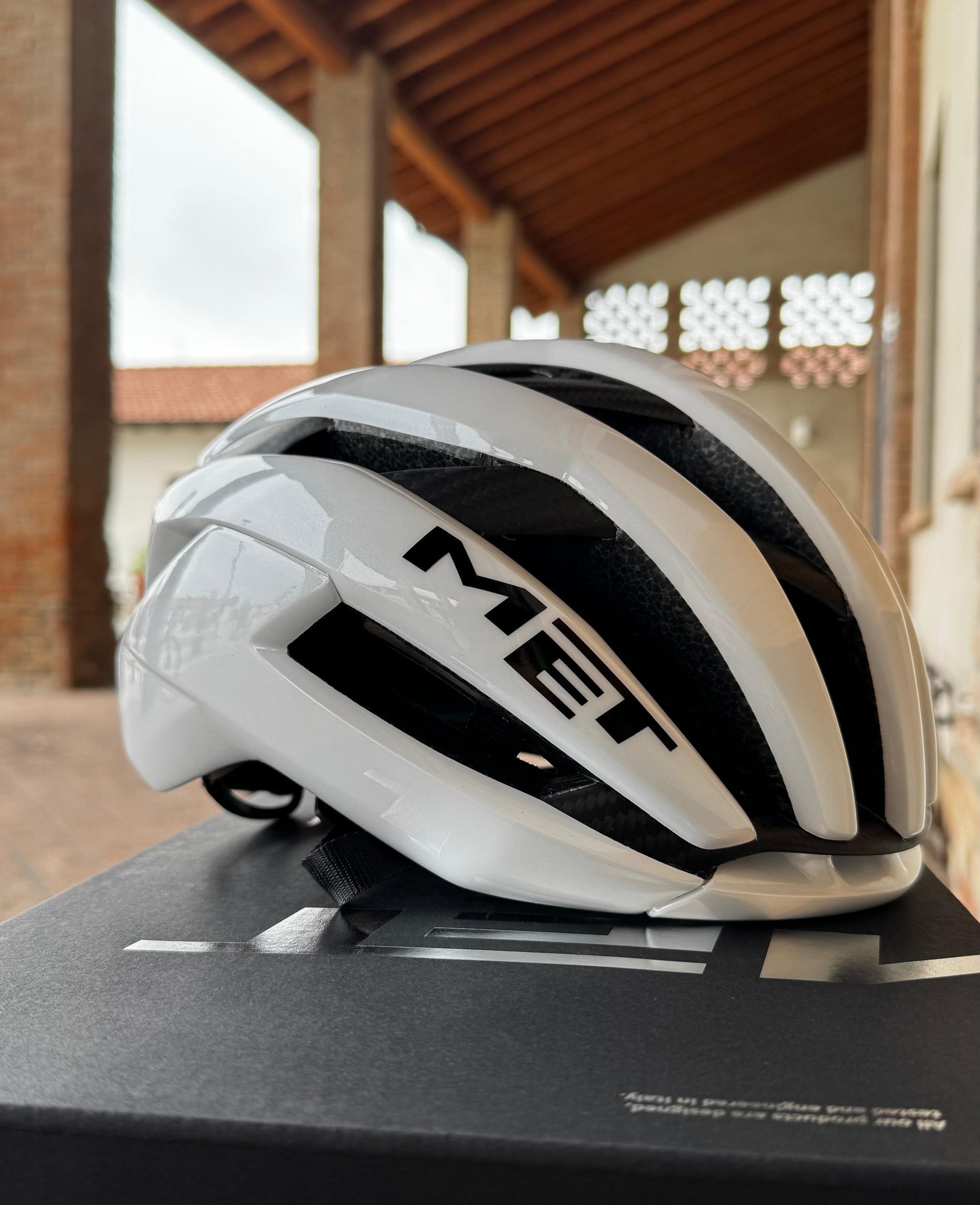 MET Trenta 3K Carbon: il casco da corsa per chi punta alla 