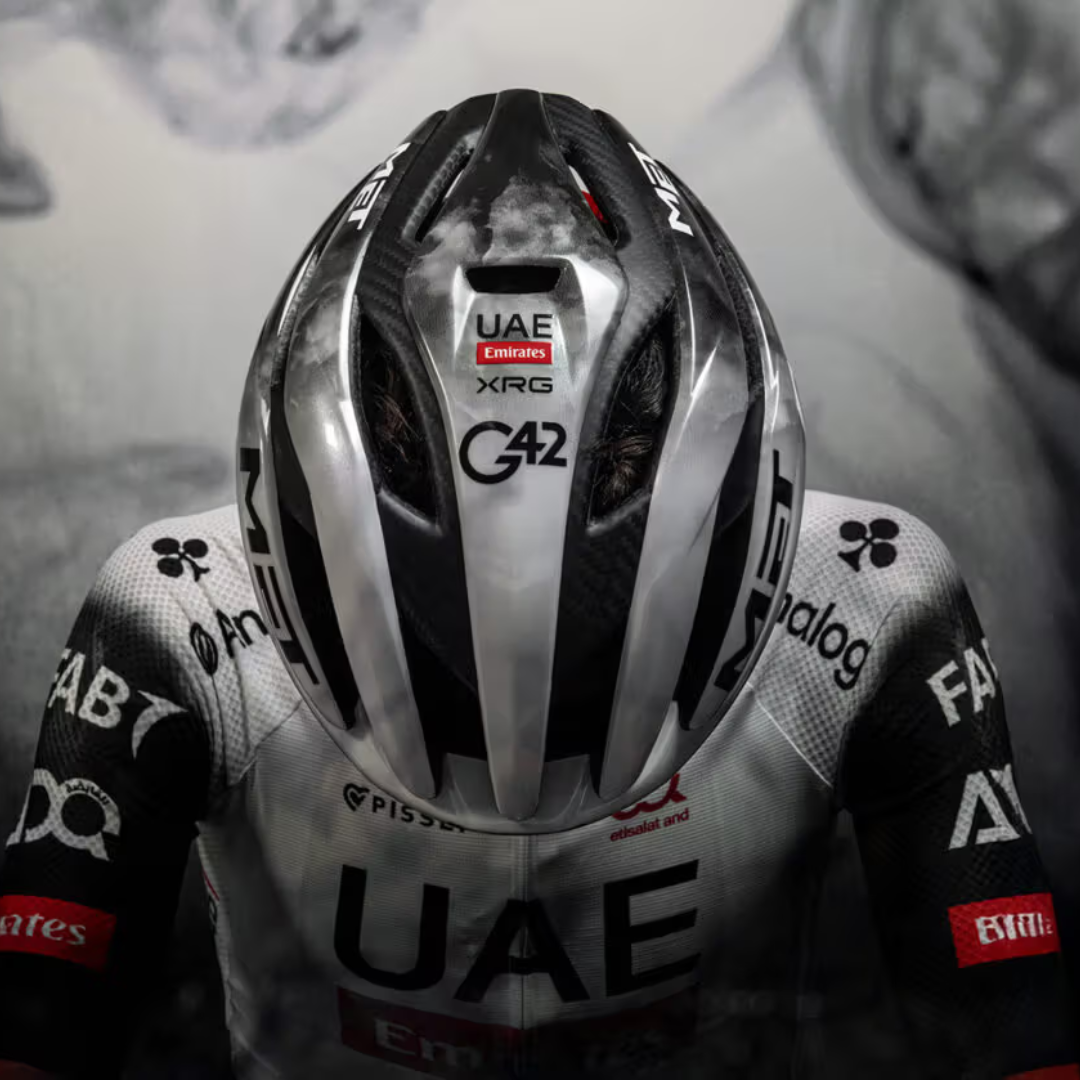emirates motorcycle helmet MET Trenta 3K Carbon Helmet