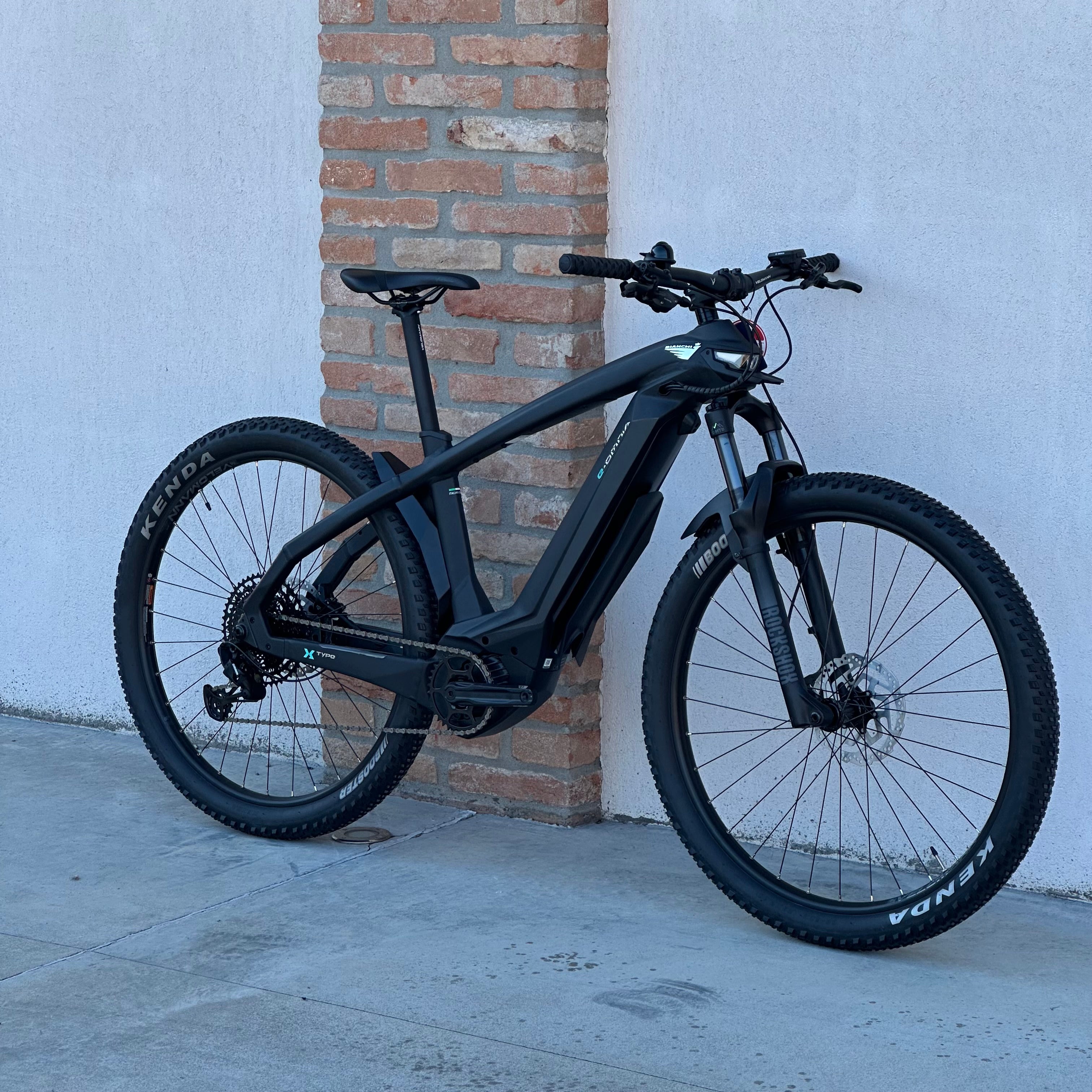 BIANCHI E-OMNIA X-TYPE 2024 OLI 630 WH TAGLIA M NUOVA nuovo a Viterbo BIANCHI E-OMNIA X-TYPE 2024 OLI 630 WH TAGLIA M NUOVA nuovo a Viterbo