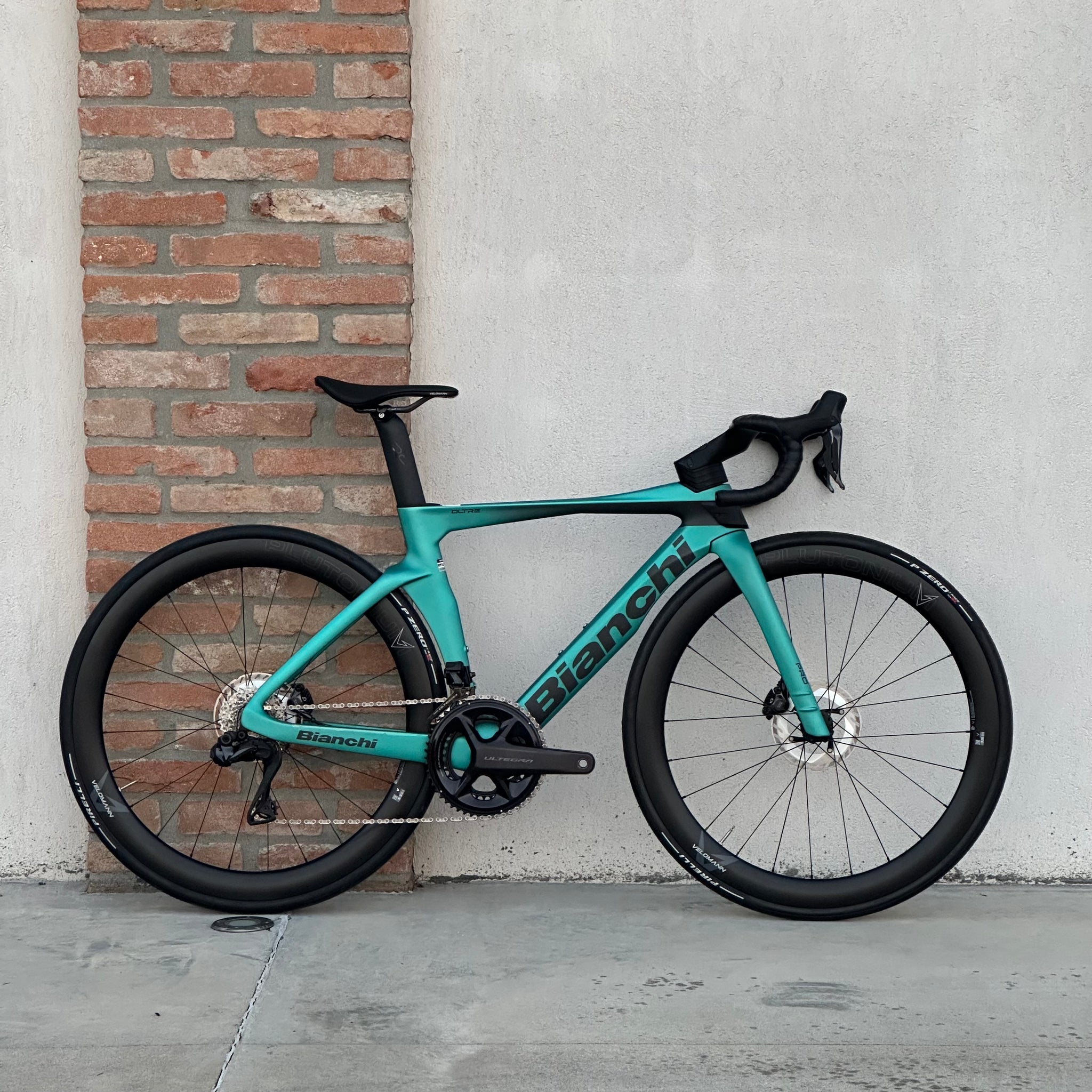 Bianchi Oltre Pro Ultegra Di2 Bicycle - Celeste
