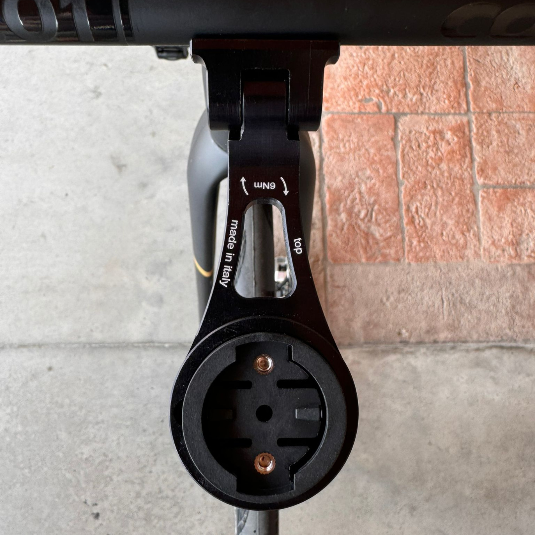 Colnago CC01 的 CNC 顶部 GPS 前支架
